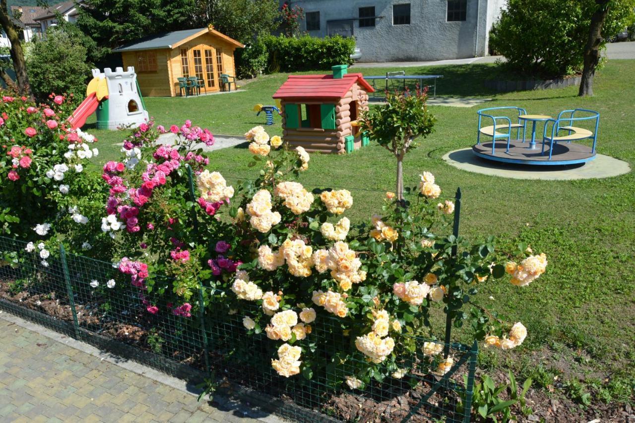 Residence Girasole Casa Rossa A Colico Buitenkant foto