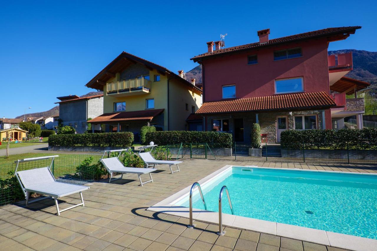 Residence Girasole Casa Rossa A Colico Buitenkant foto